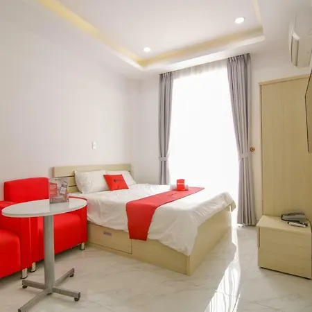 Reddoorz Near Quan Khu 7 Stadium